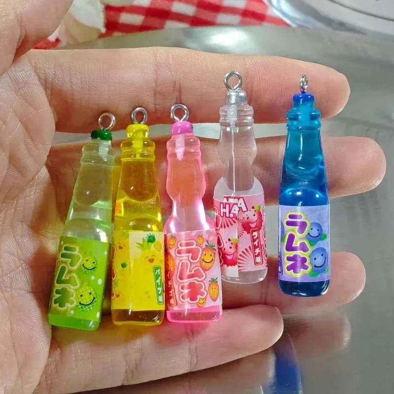 Resin Art Keychain - 10 قطع من الحلي الراتنجية على