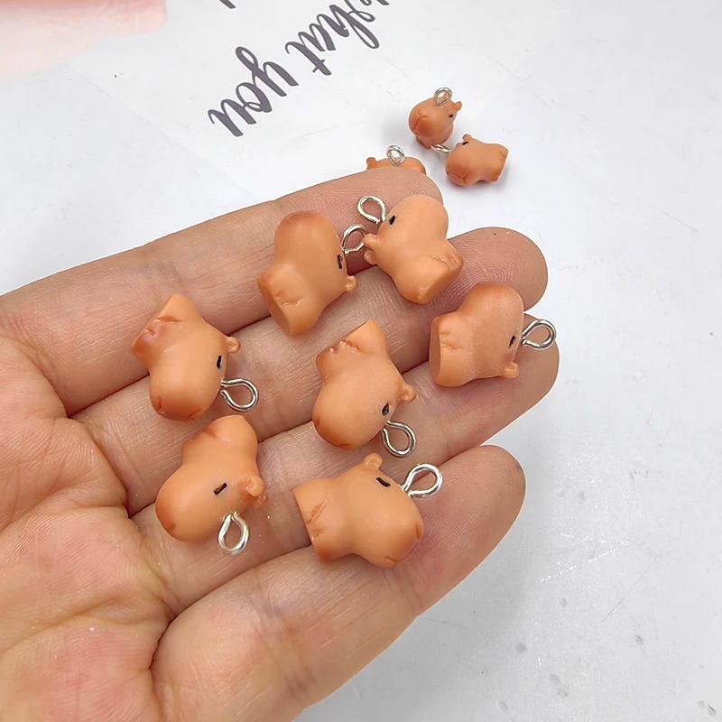 Resin Art Keychain - 10 قطع من تعليقات الكابيبارا الصغيرة