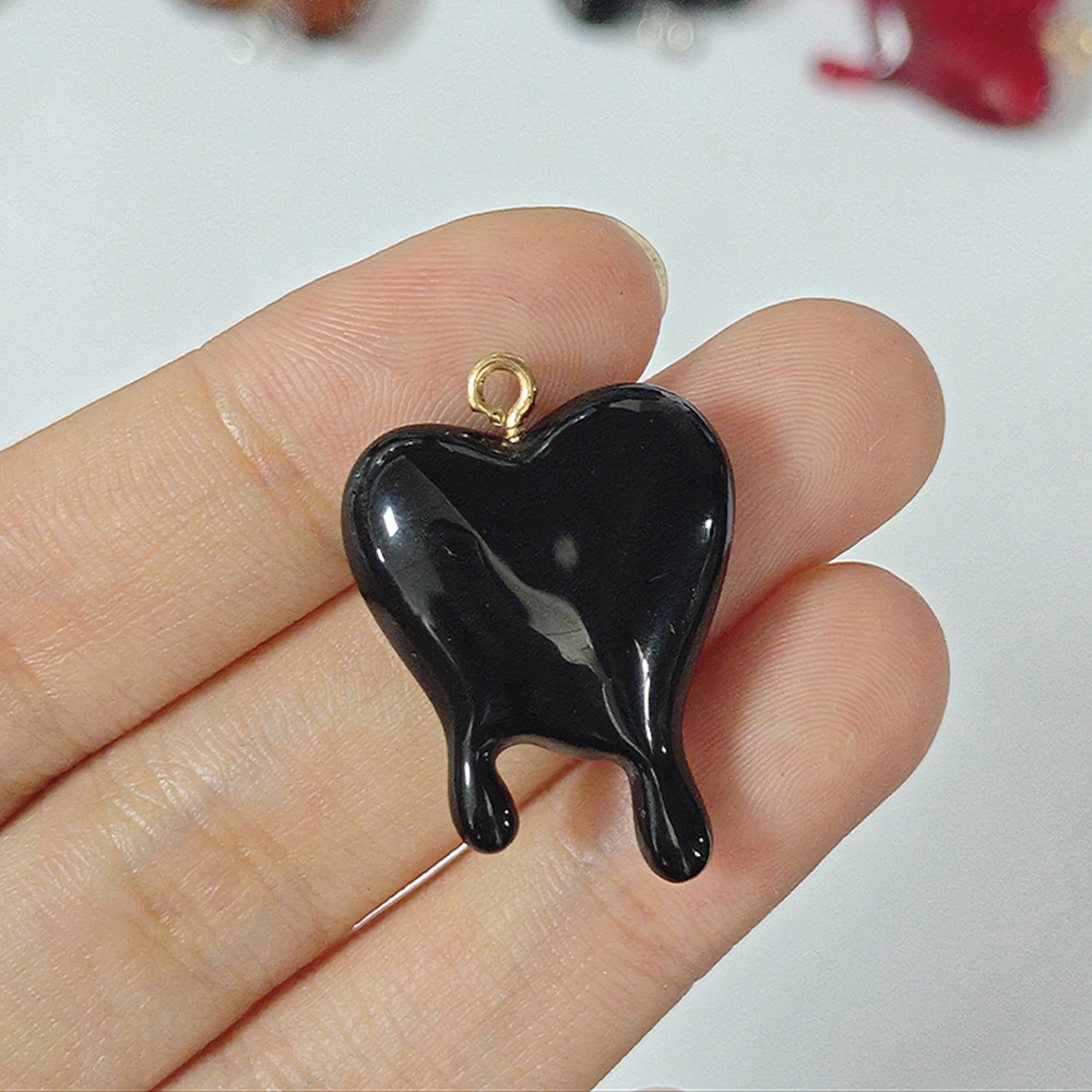 10 قطع من تعليقات الراتنج على  - مراجعة Resin Art Keychain وسعره