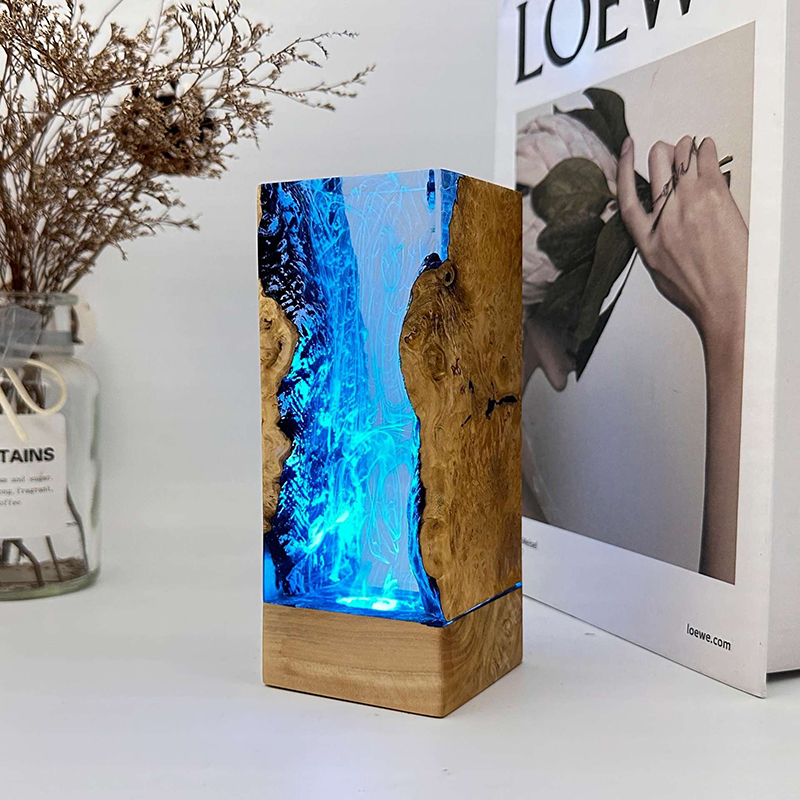 مصباح طاولة من الراتنج بتصميم  - مراجعة Resin Art Underwater وسعره