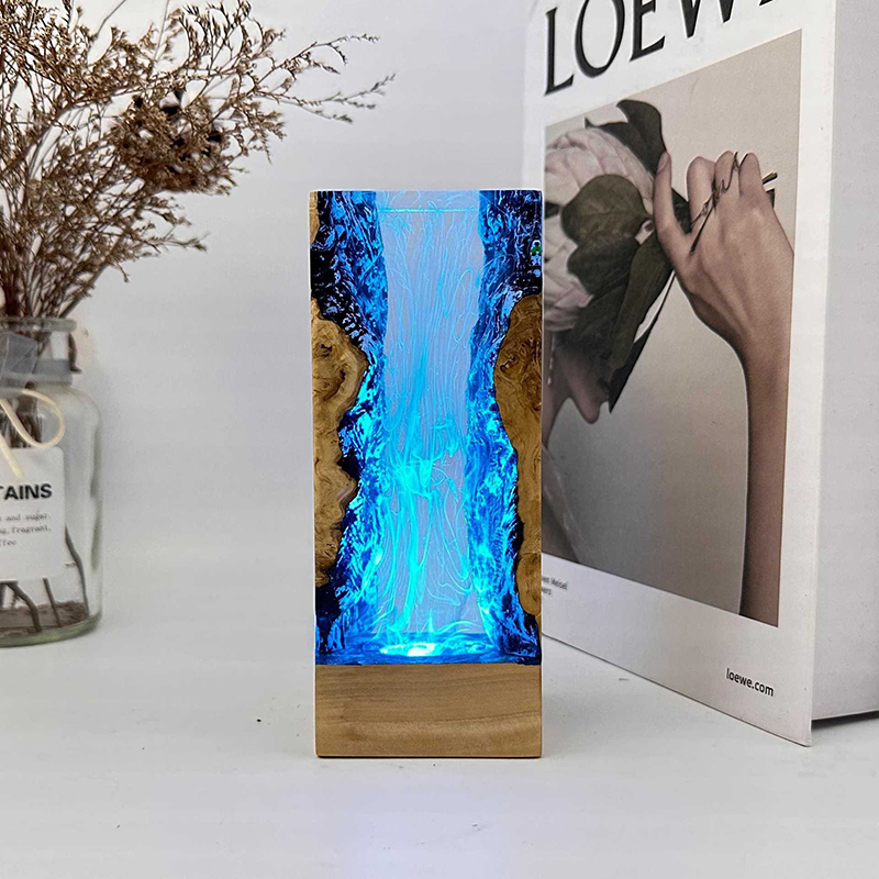 مصباح طاولة من الراتنج بتصميم  - مراجعة Resin Art Underwater وسعره