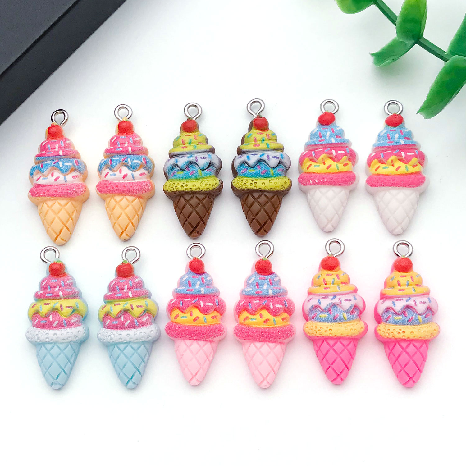 مجموعة قلادات آيس كريم الفراول - مراجعة Resin Art Keychain وسعره