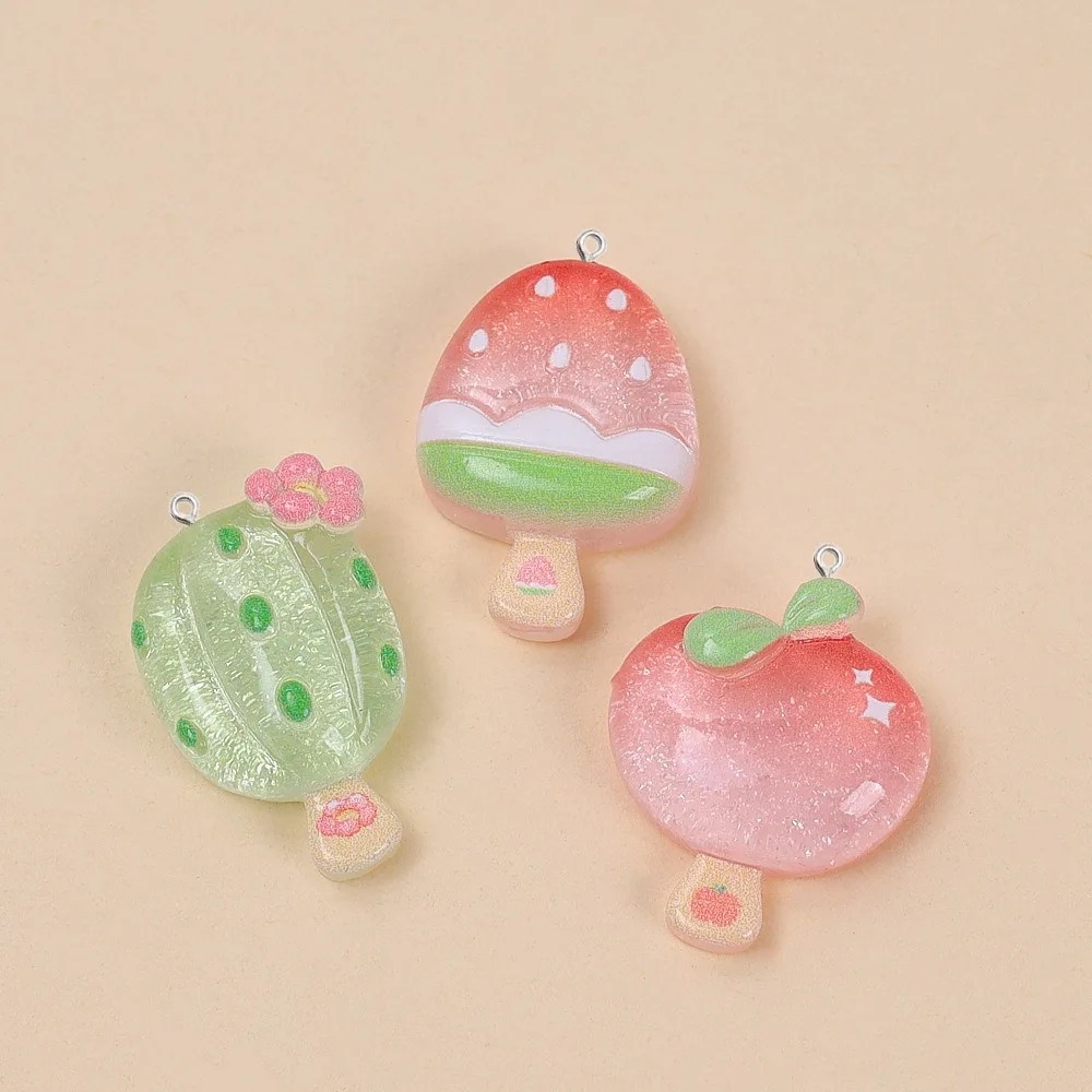10 قطع من قلادات الراتنج الصيف - مراجعة Resin Art Keychain وسعره